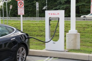 Charging_Tesla_Model_S_01