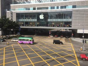 Crowded Apple Store Hong Kong 1-1-15